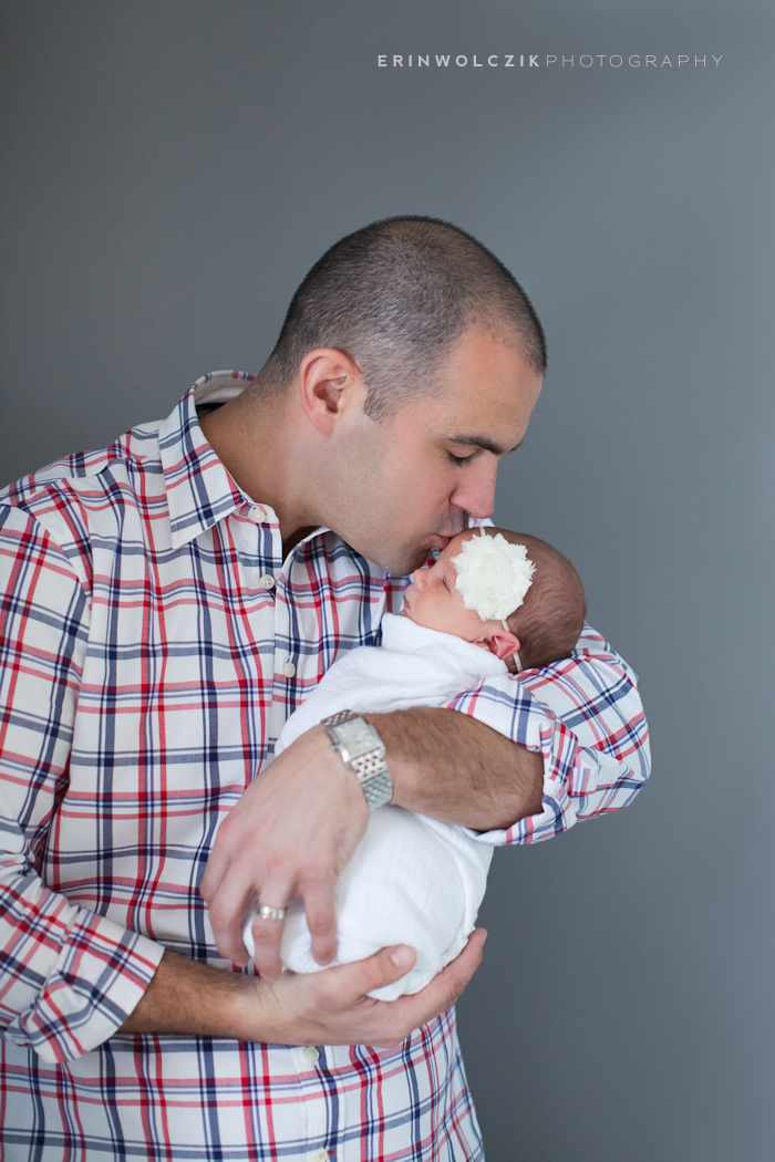 baby and dad . newborn photographer . shrewsbury, ma