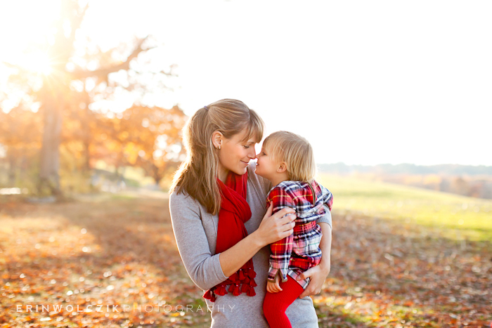 mama and daughter . fall family photographer . grafton, ma