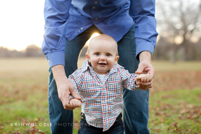 walking with daddy . family photographer . framingham, ma